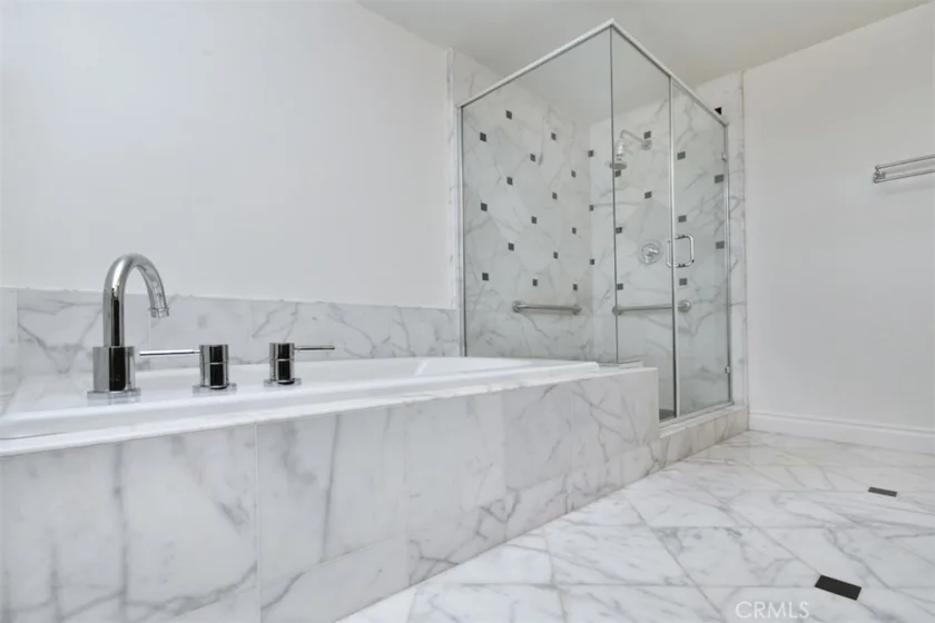 4424 Whitsett Avenue #107 photo 49