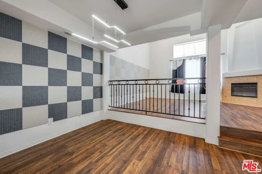 10924 Bloomfield Street #7 photo 21