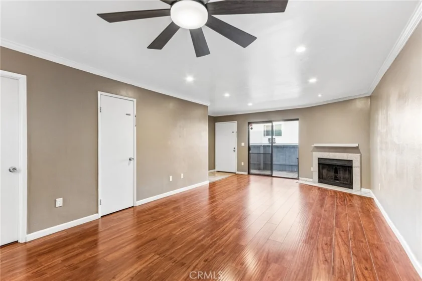 15113 Saticoy Street #25 photo 3