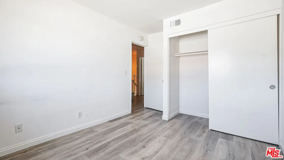 4557 Toledo Way photo 5