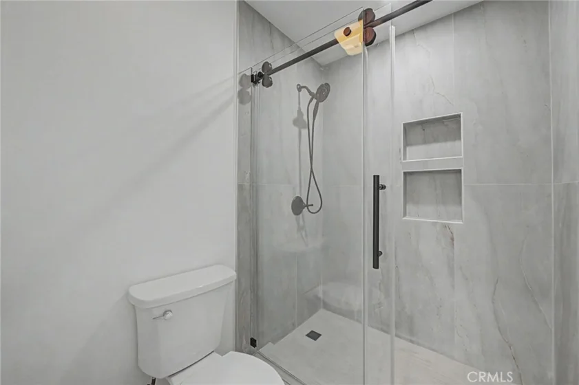 421 S Van Ness photo 20