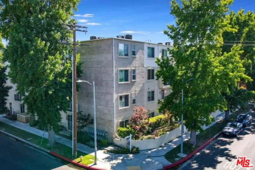14412 Killion Street #205 photo 34