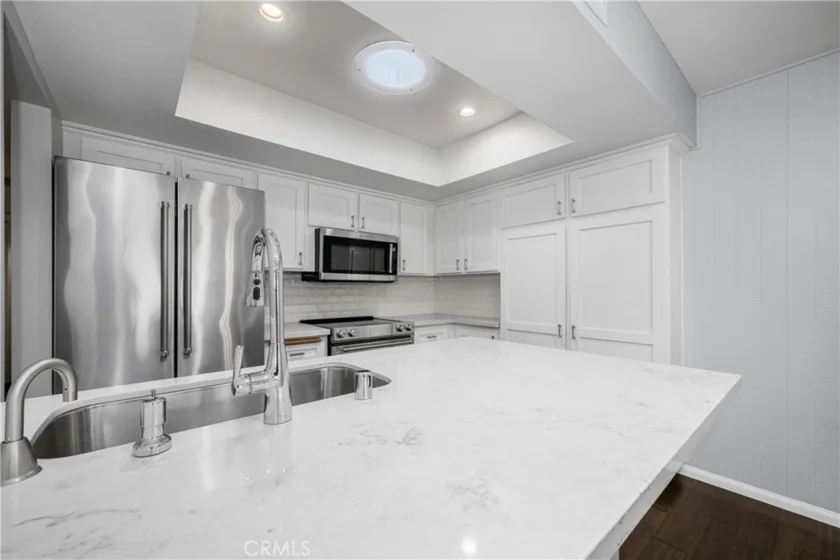 9658 Bloomfield Avenue photo 5