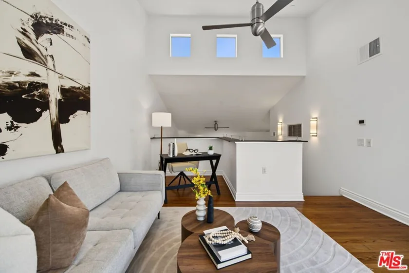 1222 N Kings Road #8 photo 24