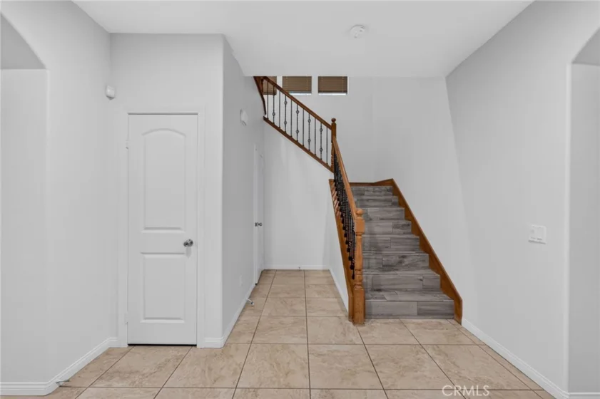 30780 Olympia Rose photo 10