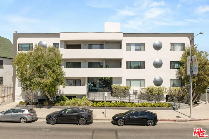 1930 N Vermont Avenue #103 photo 6