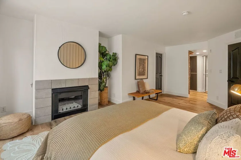 1160 Granville Avenue #104 photo 18