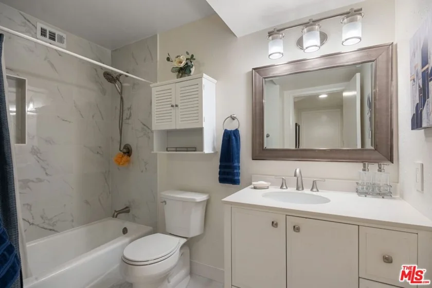 15325 Magnolia Boulevard #108 photo 16