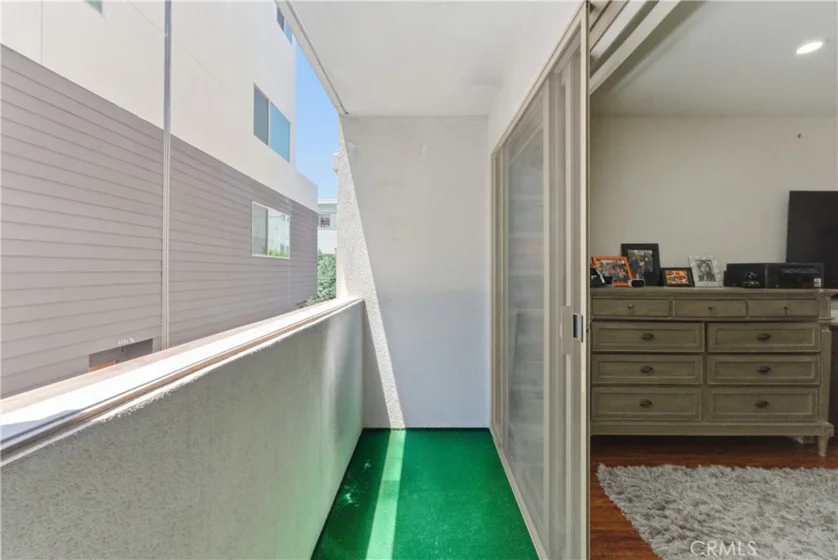 4733 Elmwood Avenue #203 photo 22