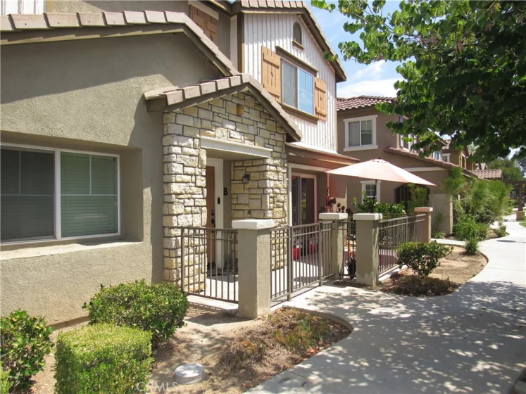 25890 Iris Avenue #B photo 2