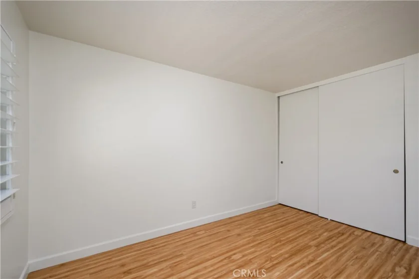 1352 N Mako photo 24