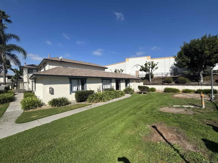3401 Del Este Way photo 1