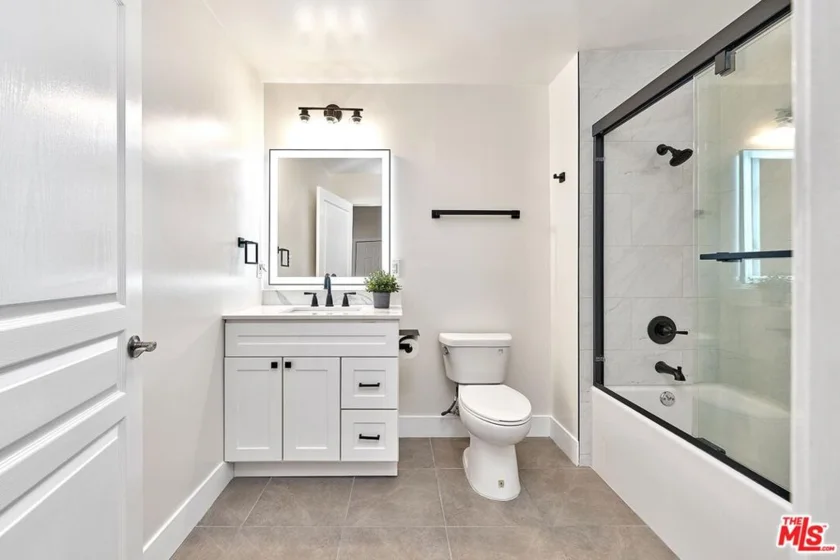 2321 W 10th Street #102 photo 7