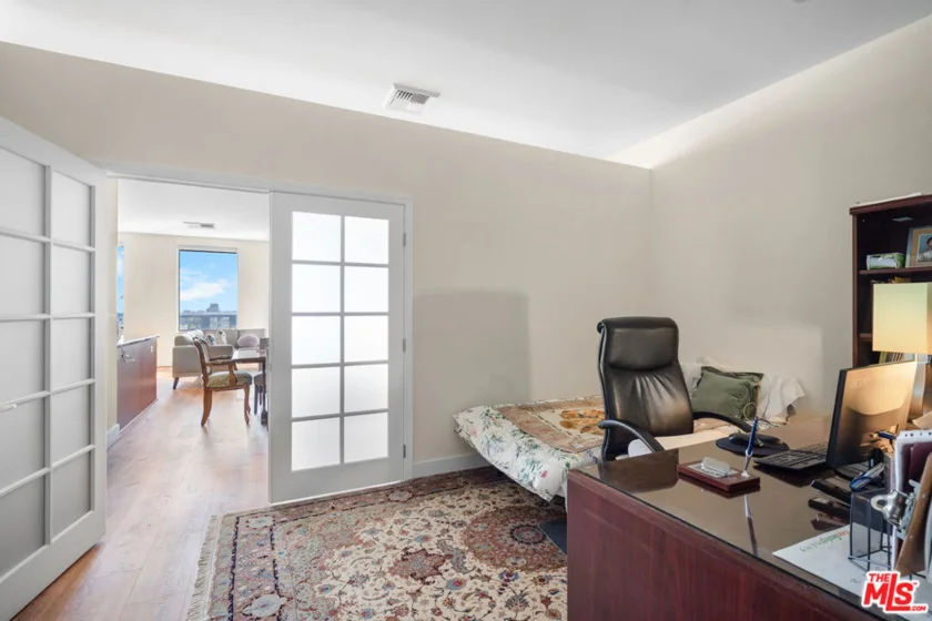 3810 Wilshire Boulevard #712 photo 18