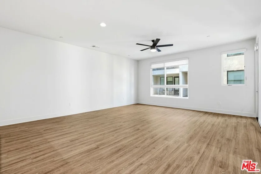 2111 N Cahuenga Boulevard #11 photo 11