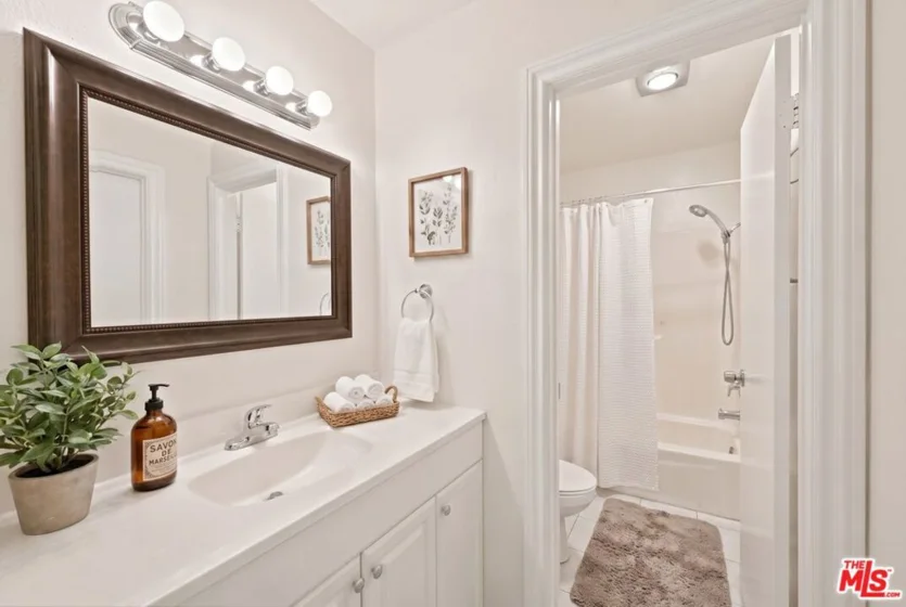 14937 Sherman Way #2 photo 45