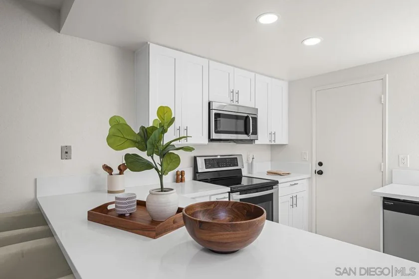 9903 Aviary Drive photo 12