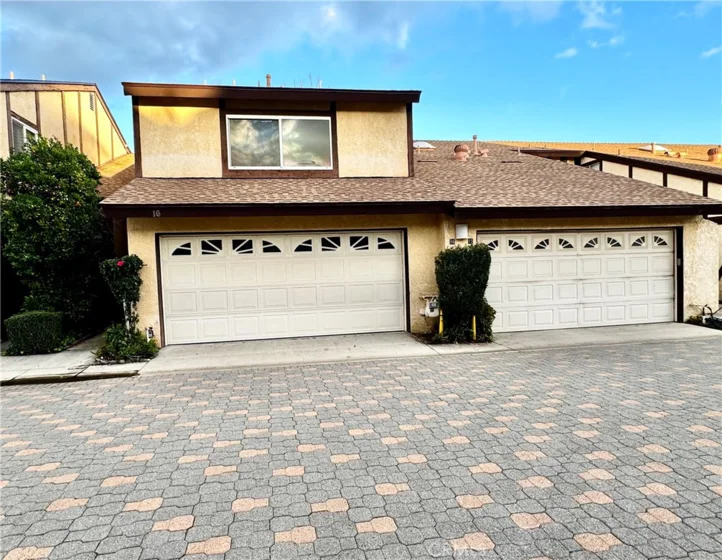 17241 Roscoe #16 photo 1