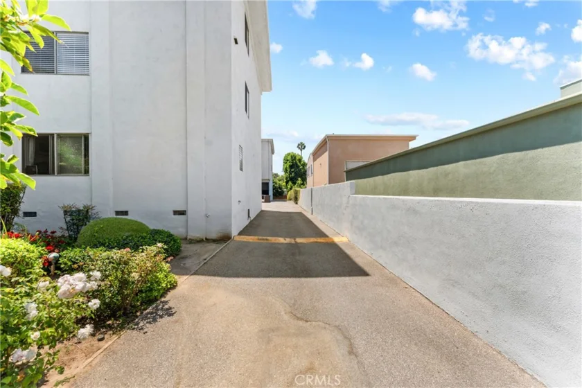 972 E California #207 photo 25