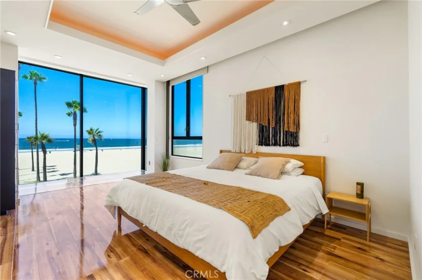 3009 Ocean Front Walk photo 1
