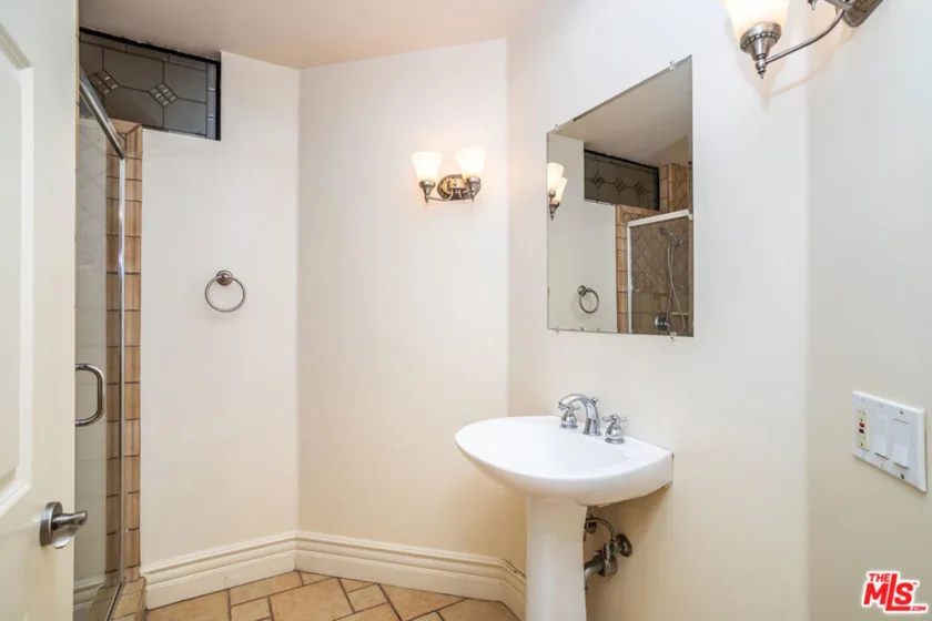 10364 Almayo Avenue #103 photo 31