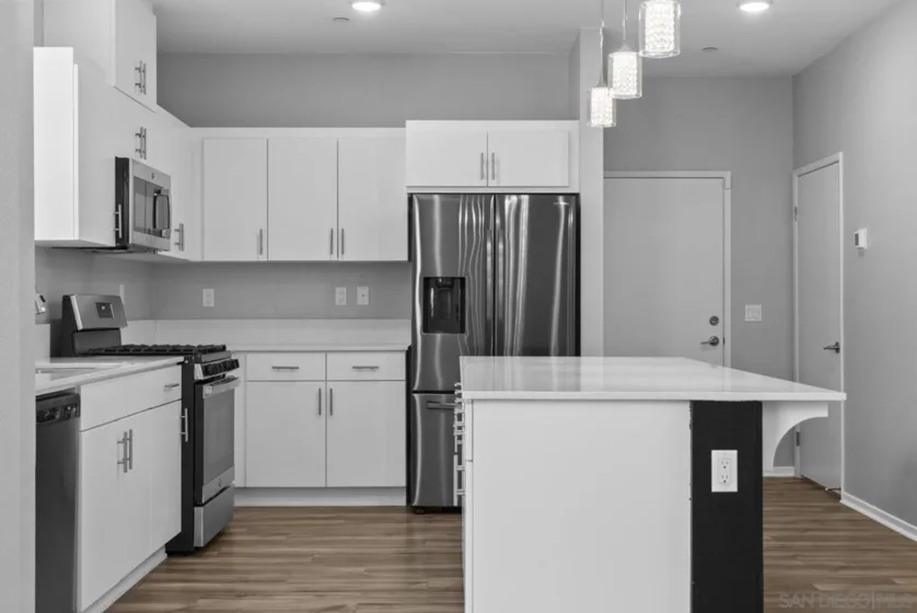 5223 Surfwalk Way #111 photo 2