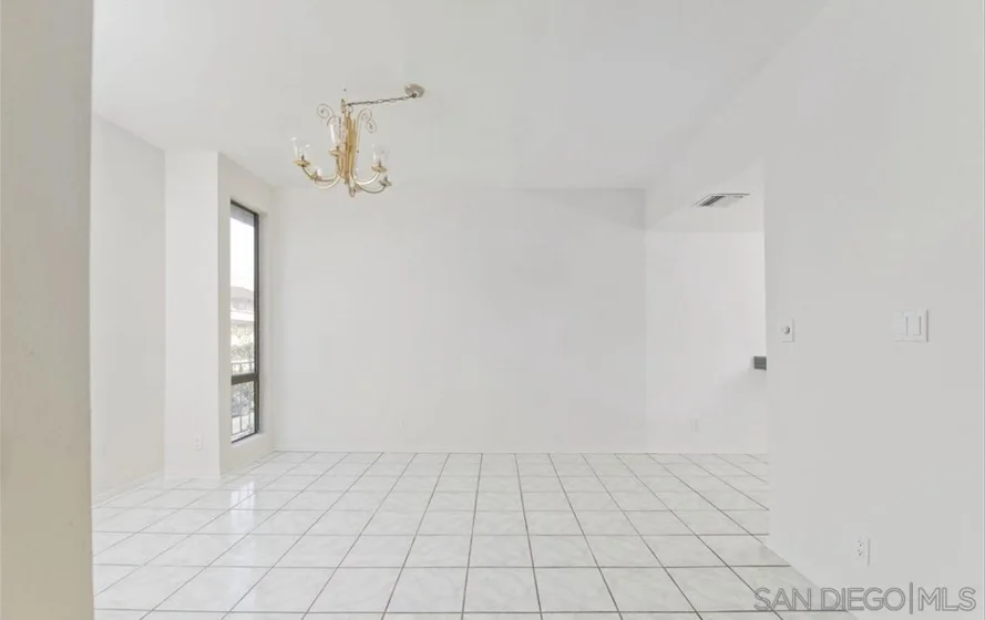 5340 Yarmouth Avenue #205 photo 13