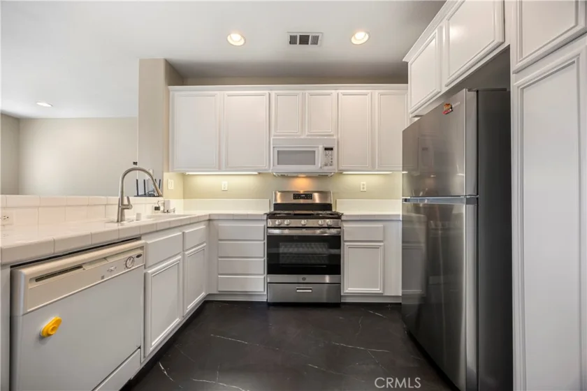 1800 E Lakeshore Drive #1601 photo 13