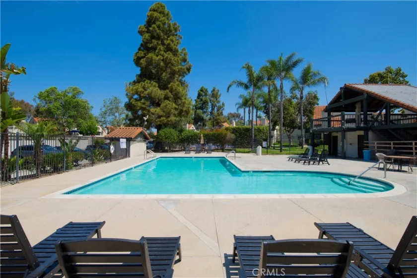 333 N Melrose Drive #E photo 22