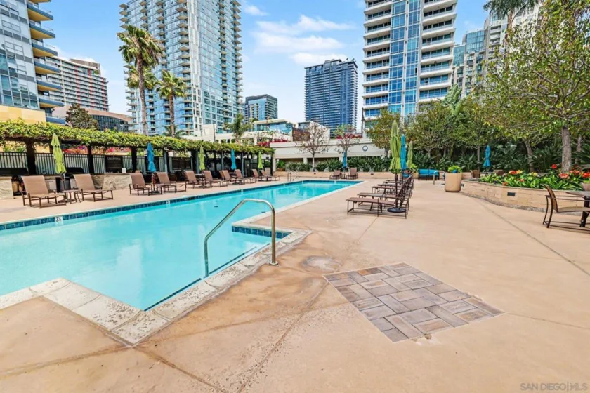 1205 Pacific Hwy #2906 photo 4