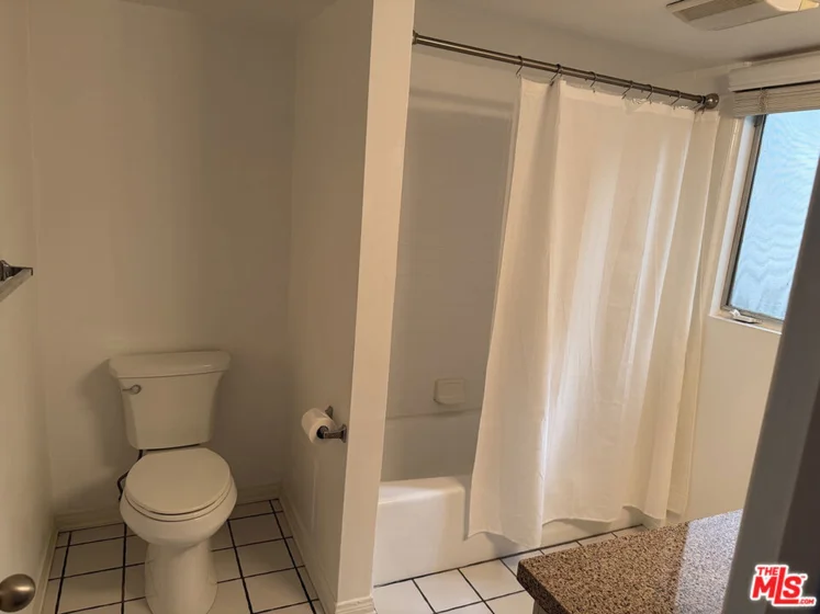 1225 Sunset Plaza Drive #2 photo 17
