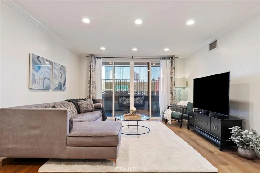 15248 Dickens Street #102 photo 7