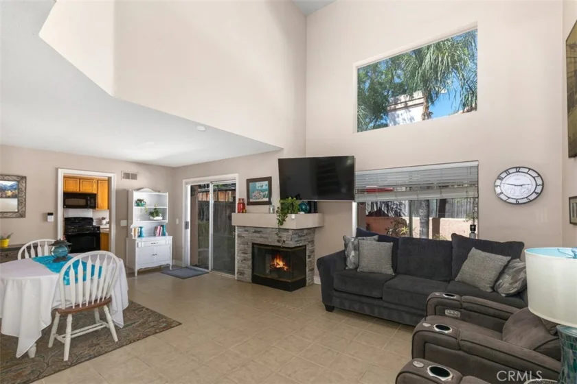 2211 Ascot photo 1