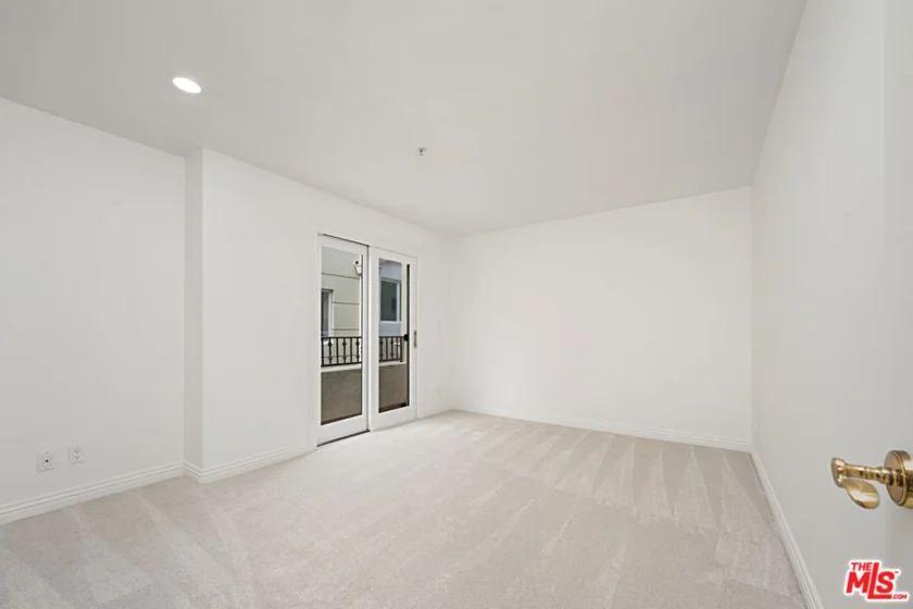 1217 Yale Street #103 photo 24