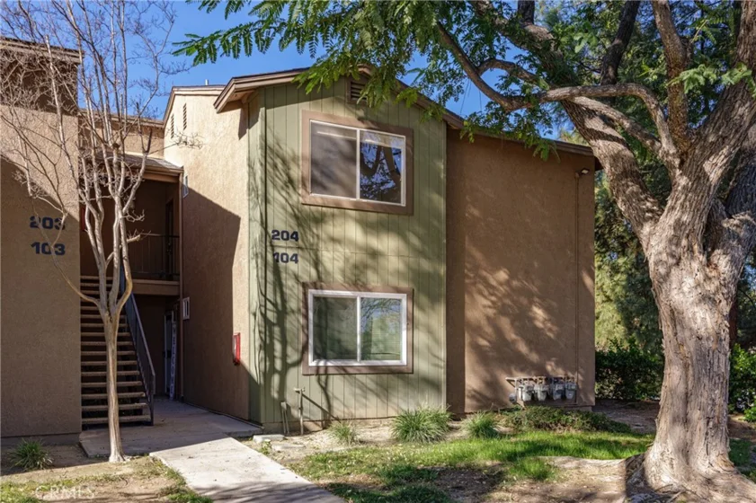 2588 Avenida Del Vista #204 photo 1