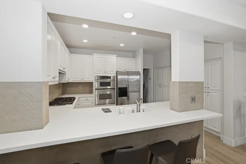 1000 E Ocean #402 photo 34