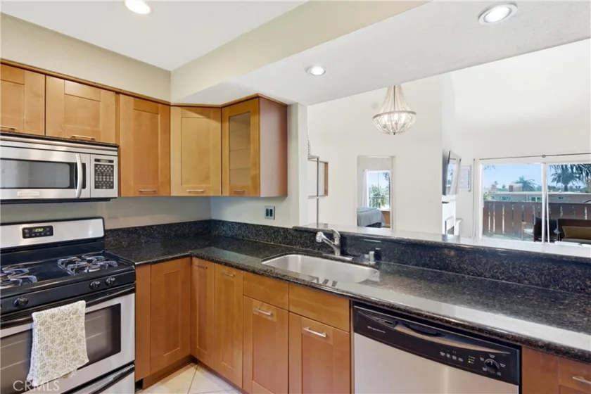 384 Redondo #401 photo 7