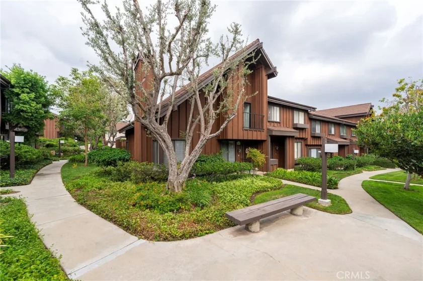 1254 Stonewood Court photo 1