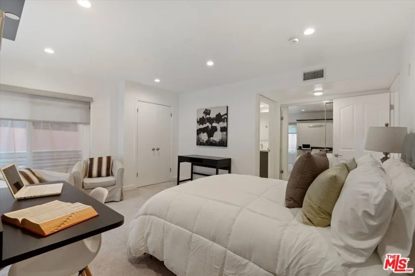 1160 Granville Avenue #108 photo 19