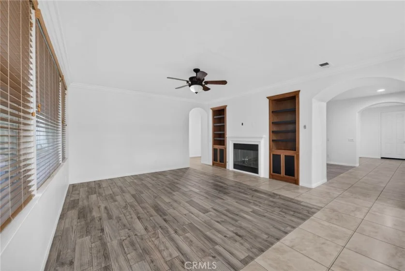 30780 Olympia Rose photo 15