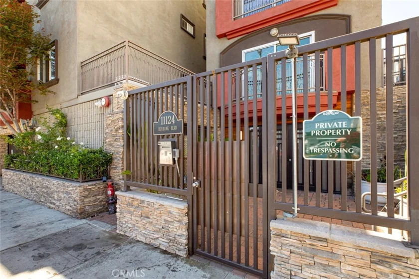 11124 Burbank Boulevard #101 photo 4