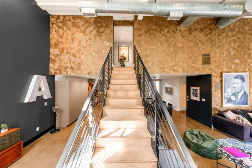 1037 N Laurel Avenue #11B photo 7