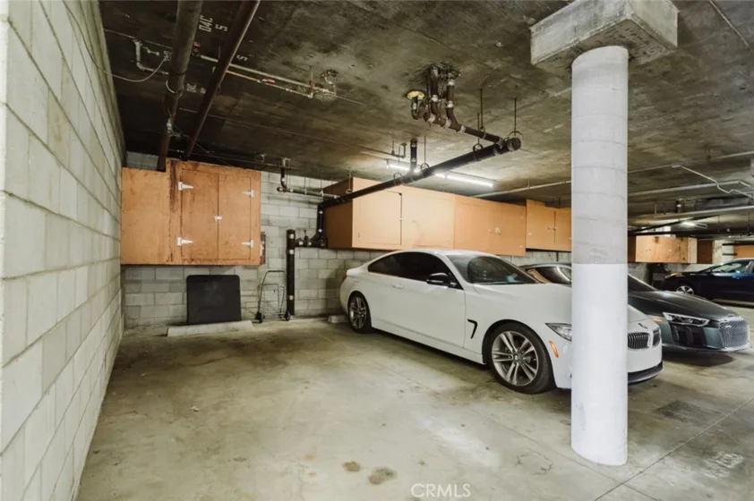 1305 N Columbus Avenue #204 photo 34