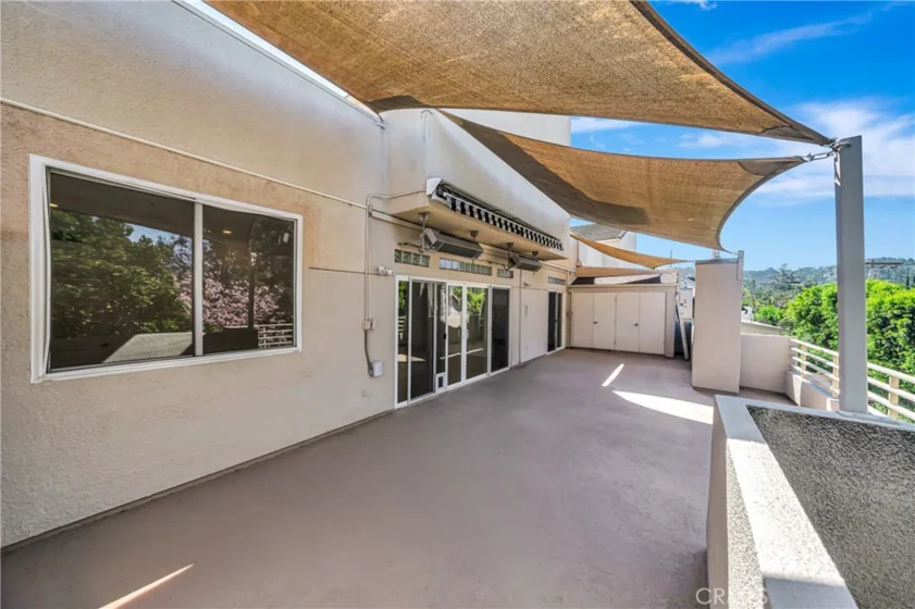4477 Woodman Avenue #305 photo 27