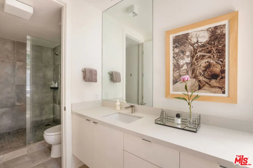 2433 28th Street #B photo 20