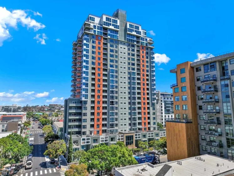 300 W Beech Street #805 photo 2