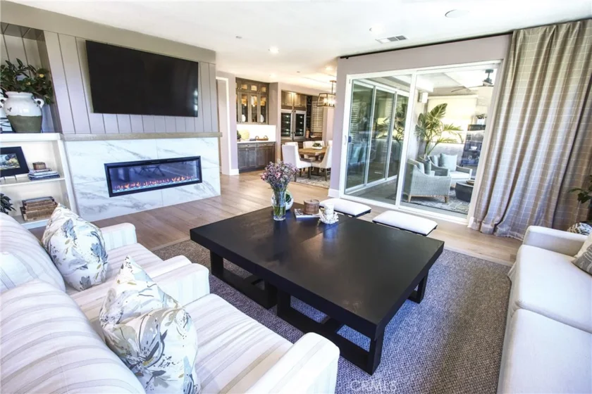 39789 Larkspur photo 3