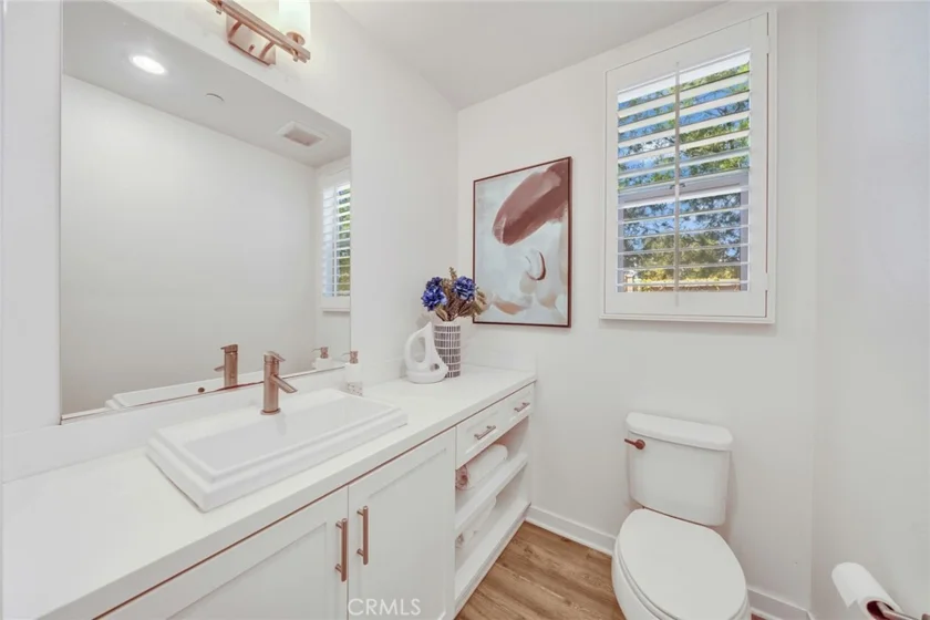 182 Finch photo 17