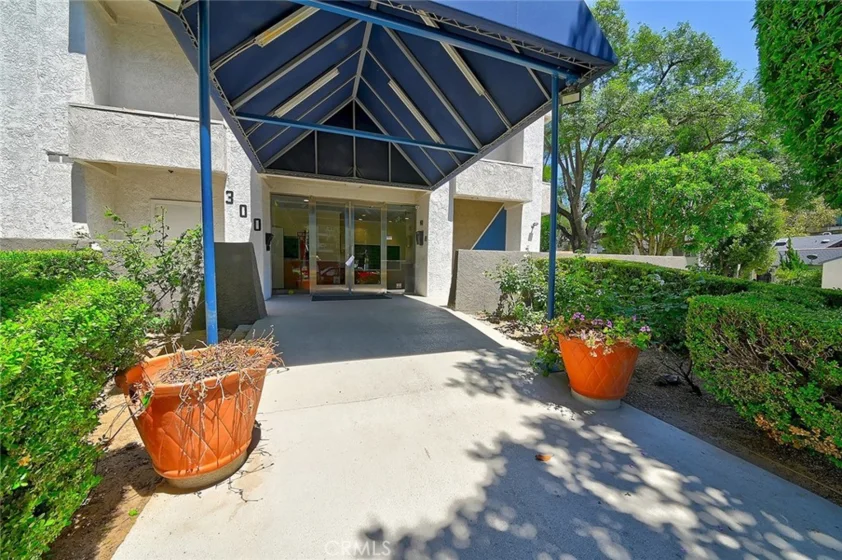 300 N N El Molino Avenue #107 photo 34