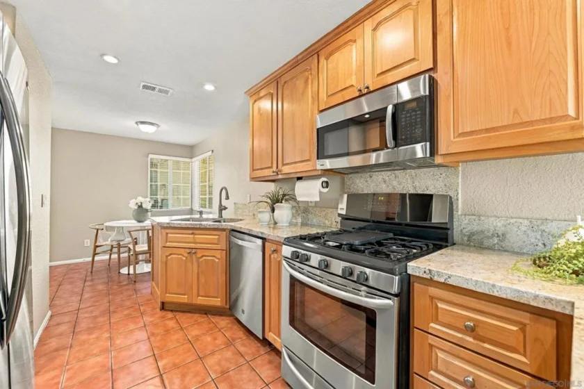 805 N Cleveland Street #C photo 12